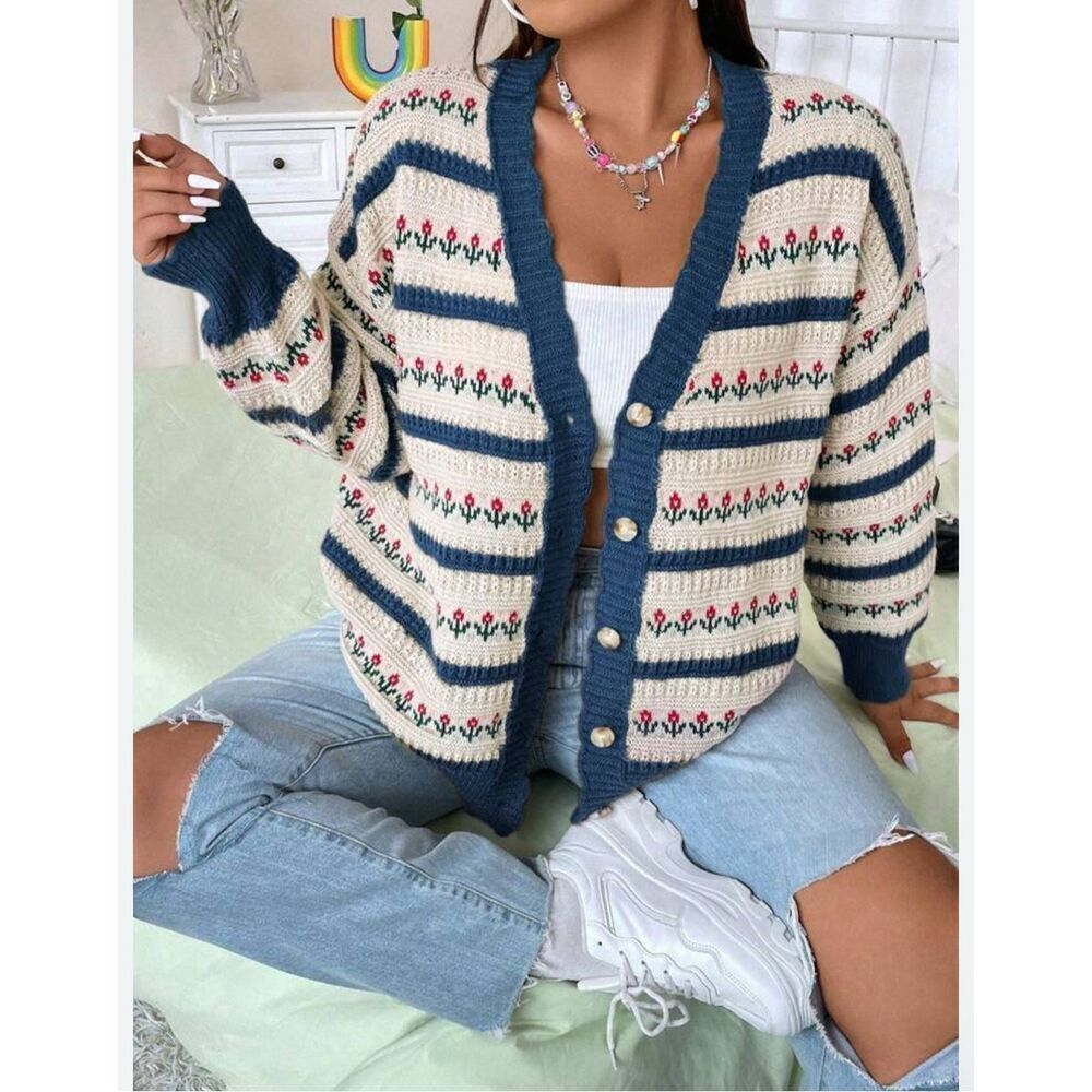 Floral scalloped sweater button front cozy 4XL